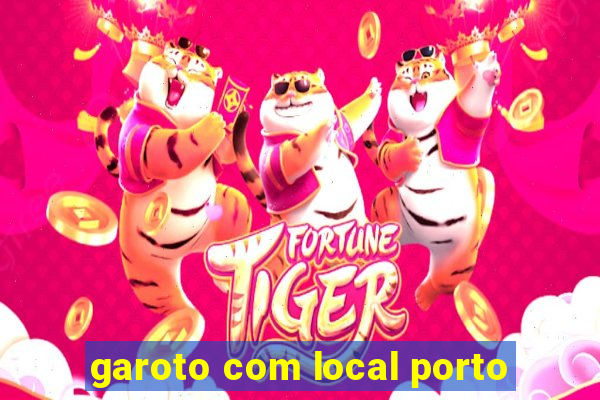 garoto com local porto